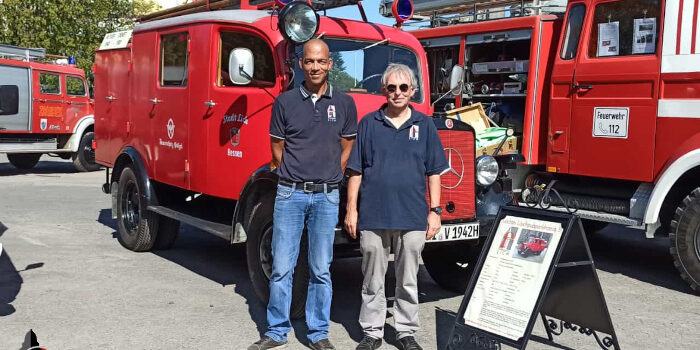 Treffen alter Feuerwehr Fahrzeug in Grünberg